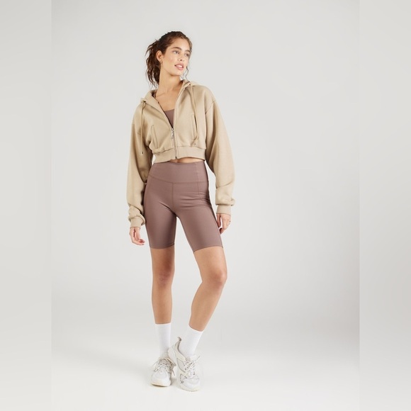 Girlfriend Collective bike shorts - Picture 4 of 8